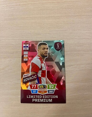  Panini premium kartlar 2 adet kovacic ve invincible