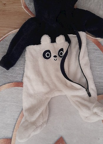 Kürklü Nakışlı Beyaz Erkek Bebek Tulum