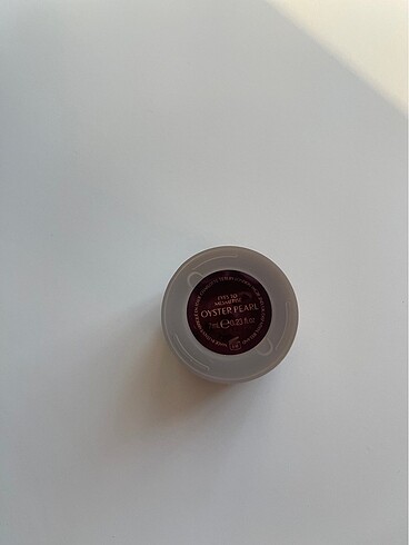 Beden Charlotte Tilbury eyes to mesmerise cream eyeshadow.