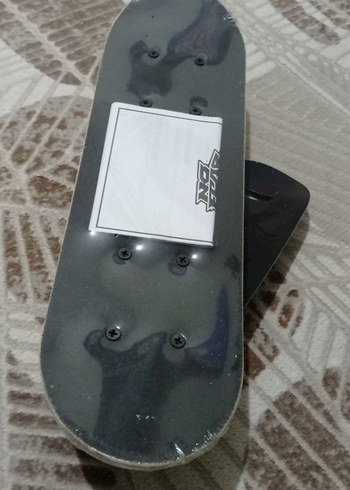 Beyaz Tekerlekli Karanlık Renk Çocuk Kaykay - Görsel 6