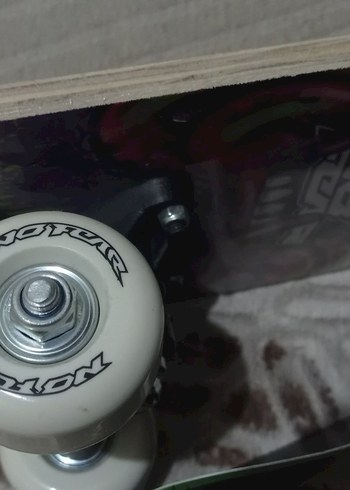 Beyaz Tekerlekli Karanlık Renk Çocuk Kaykay - Görsel 2