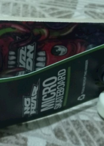 Beyaz Tekerlekli Karanlık Renk Çocuk Kaykay - Görsel 3