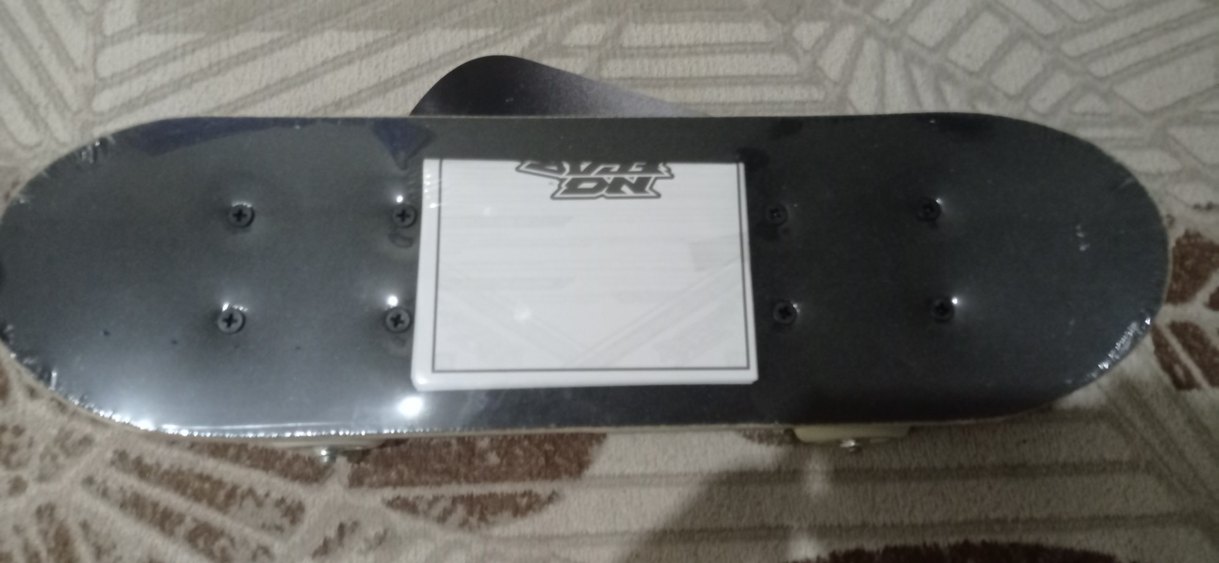 Beyaz Tekerlekli Karanlık Renk Çocuk Kaykay - Görsel 4