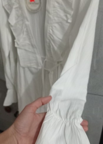 Uzun Kollu Beyaz Keten Fırfırlı Kadın Gömlek - Görsel 4