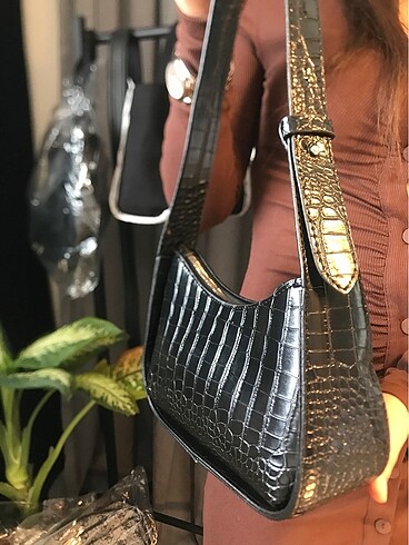 Beden YENİ SEZON MANGO MODEL KAMPANYADA