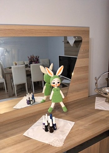Beden Yeşil Tavşanlı El Örgüsü Bebek