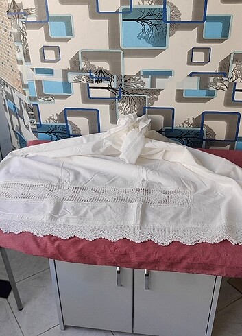 3 adet etek ve 2 adet küstüm yastık...