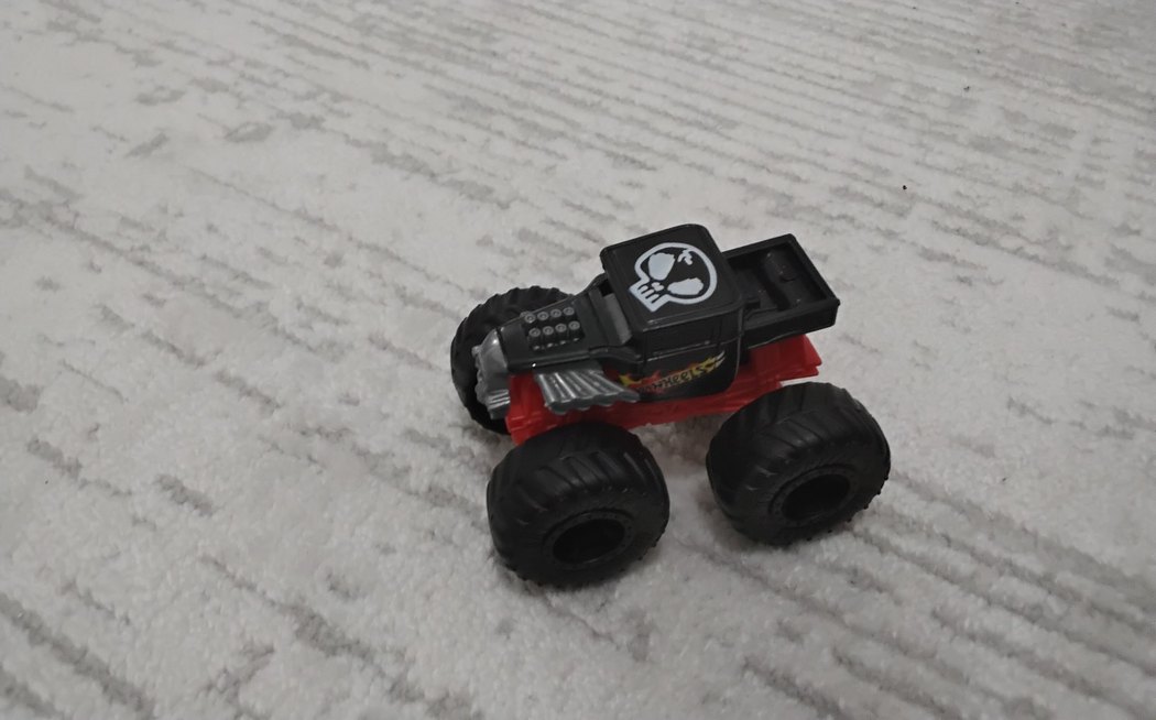 Kara Renkli Mini Oyuncak Araba - Görsel 3