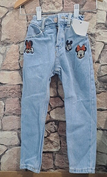 Zara Mickey pantolon