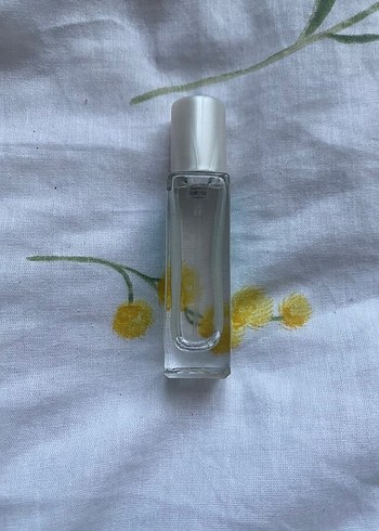 Kadın Parfümü ve para cüzdanı - Görsel 8