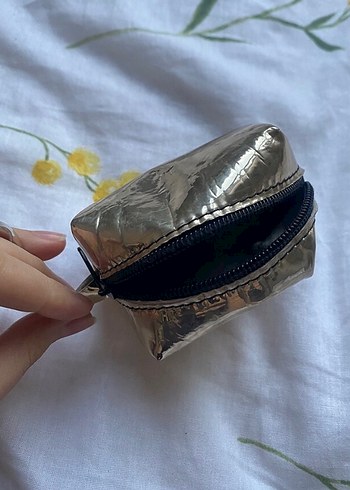 Kadın Parfümü ve para cüzdanı - Görsel 6
