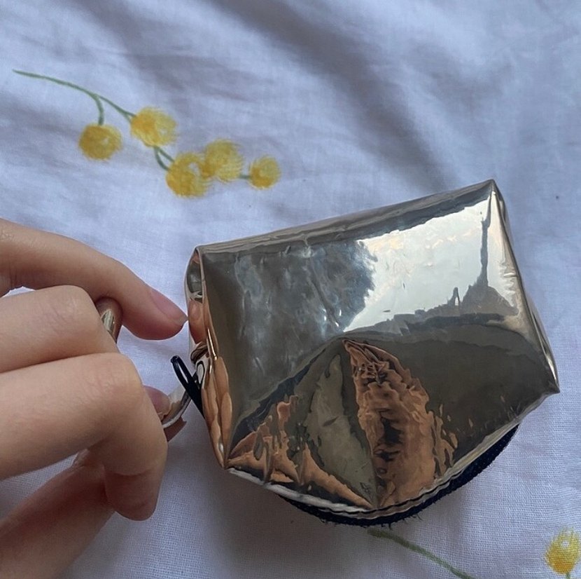 Kadın Parfümü ve para cüzdanı - Görsel 5