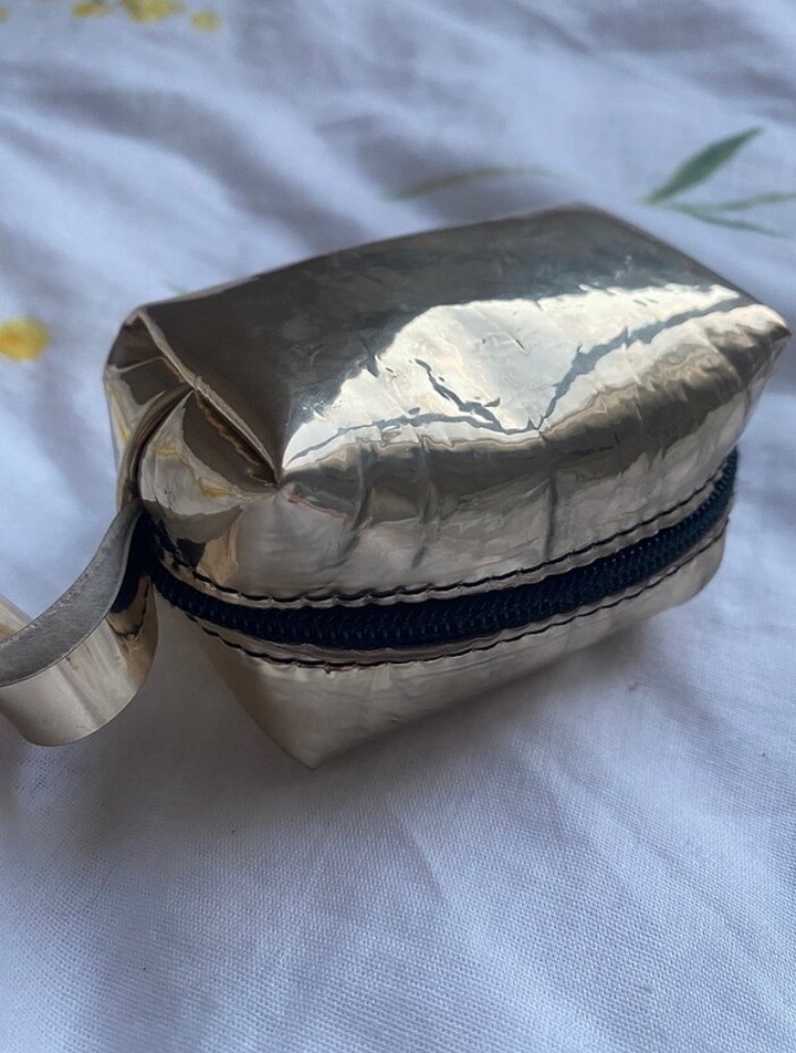 Kadın Parfümü ve para cüzdanı - Görsel 4