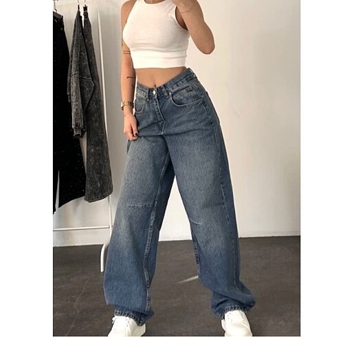 Wide baggy jean