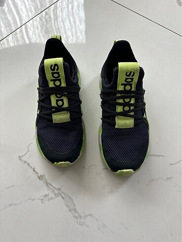 Orijinal Adidas spor ayakkabı