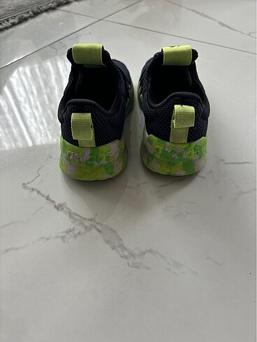 32 Beden Orijinal Adidas spor ayakkabı