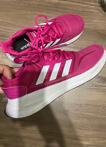 Adidas kadın spor ayakkabı