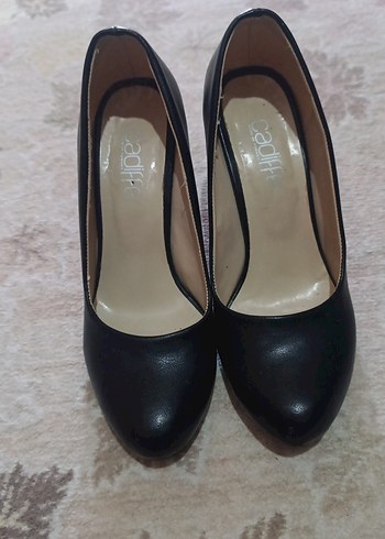 Siyah Stiletto Topuklu Kadın Ayakkabı