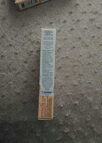 Beden La Roche-Posay Anthelios UVmune 400 SPF 50+ Tonlu Sıvı