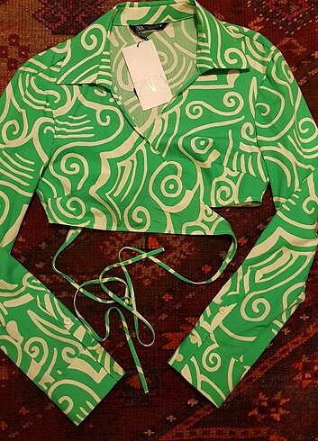 Zara bağlamalı crop gomlek 