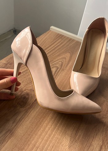 37 Beden Bej Rugan Stiletto Topuklu Kadın Ayakkabı