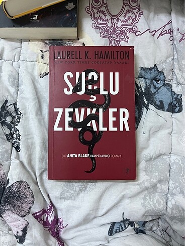 SUÇLU ZEVKLER - LAURELL K. HAMILTON