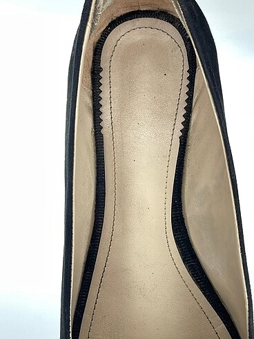 39 Beden siyah Renk PreLoved Babet %70 İndirimli.