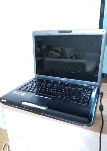 GRİ TOSHİBA SATELLİTE A300 DİZÜSTÜ BİLGİSAYAR - Görsel 2