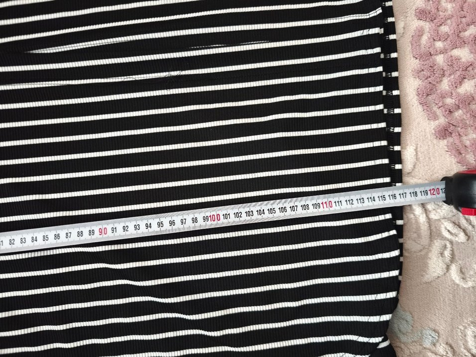 Siyah Beyaz Çizgili Uzun Kadın Takım - Görsel 3