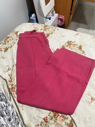 Pembe pantolon