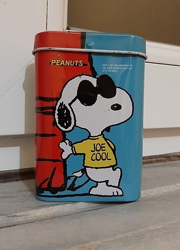 Snoopy Temalı Metal Kutu