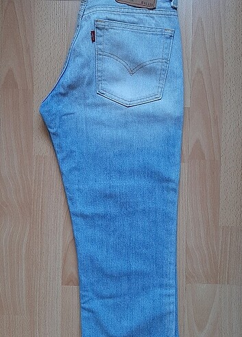 28 Beden Levi's Kapri Jean