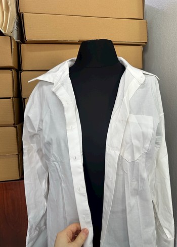 Düğmeli Beyaz Keten Kadın Gömlek - Görsel 2