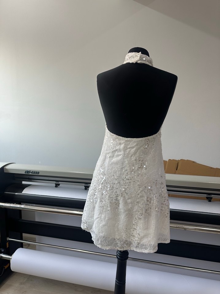 Parlak Beyaz Midi elbise - Görsel 3