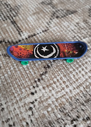 Renkli Tie-Dye Desenli Kauçuk Kaykay