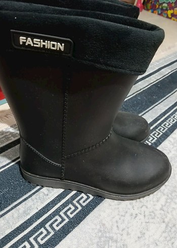 Siyah ici Kürklü yagmur cizmesi - Görsel 3