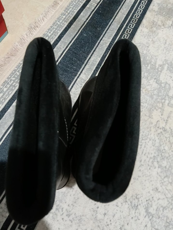 Siyah ici Kürklü yagmur cizmesi - Görsel 4