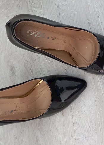 Zara Parlak Siyah Stiletto Topuklu Kadın Ayakkabı