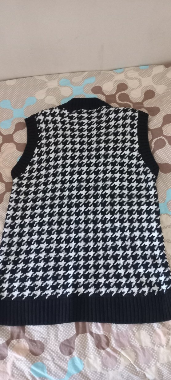 Kadın Siyah Kazayağı Desenli V Yaka Süveter - Görsel 2