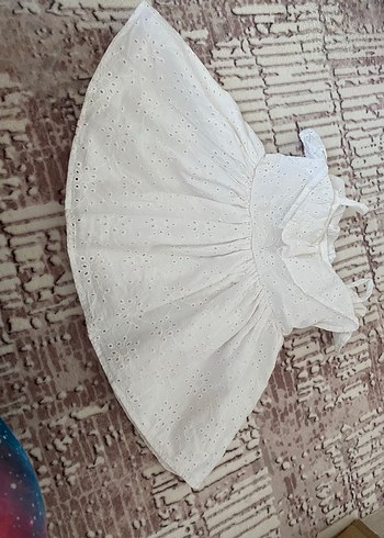 Nakışlı Beyaz Kız Çocuk Elbisesi