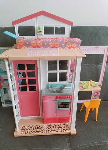  Barbie evi