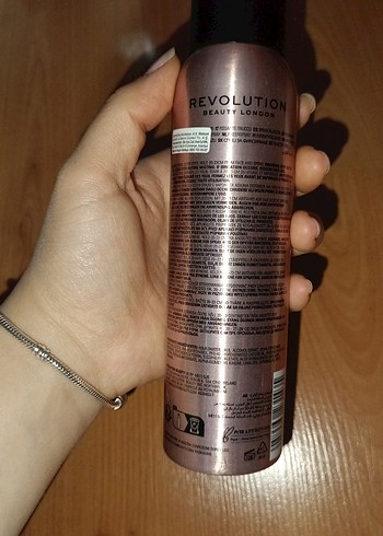 Revolution Superfix Ultra Matte Sabitleyici Sprey - Görsel 2