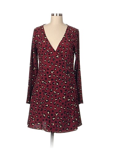 H&M Kısa Elbise %70 İndirimli.
