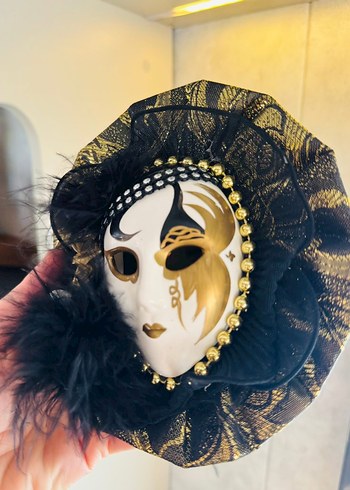 Siyah Altın Detaylı Dekoratif Maske - Görsel 3