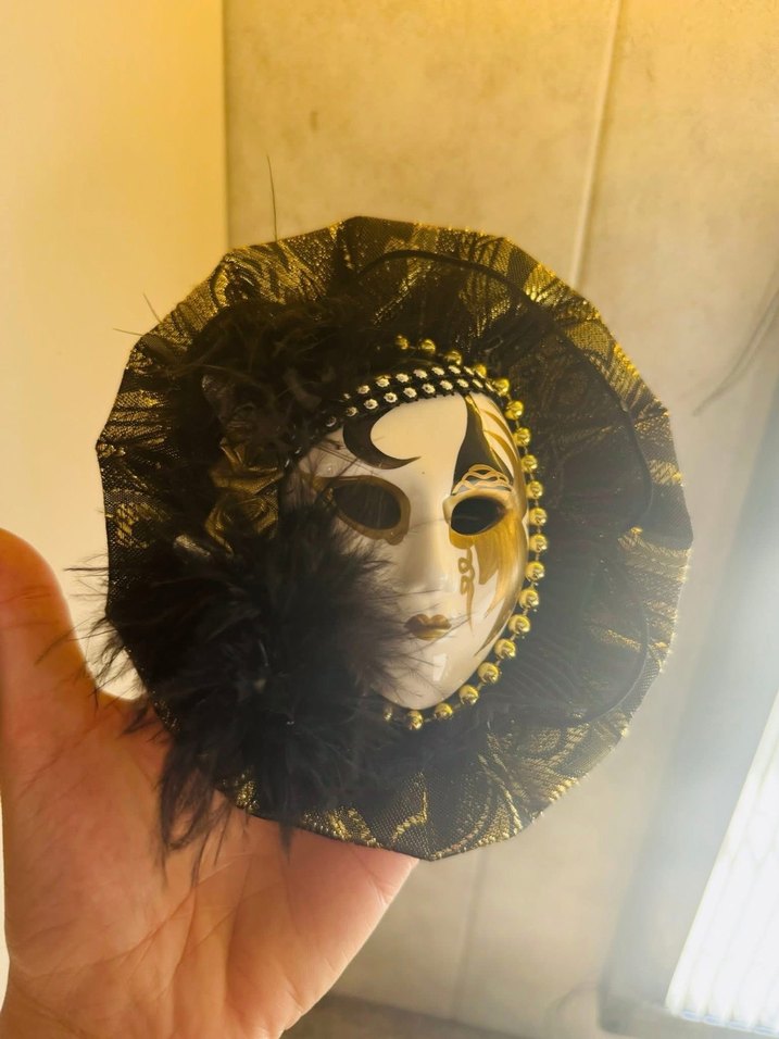 Siyah Altın Detaylı Kadın Maskesi - Görsel 4