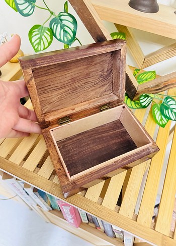 Koyu Kahverengi Oyma Ahşap Oyuncak Kutu - Görsel 3