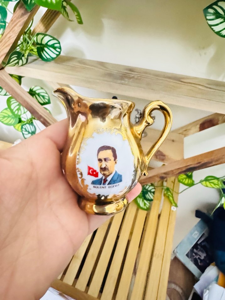 Parlak Altın Renkli Çaydanlık - Görsel 3