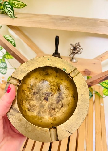 Parlak Altın Renkli Metal Küllük - Görsel 4