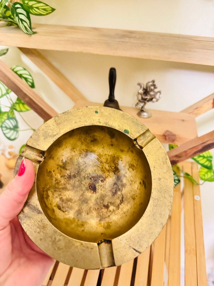 Parlak Altın Renkli Metal Küllük - Görsel 4