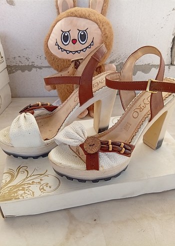 Renkli Baskılı Toka Detaylı Platform Topuklu Kadın Sandalet - Görsel 4